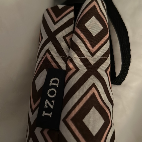 New Izod umbrella. Beautiful colors. - Picture 2 of 3